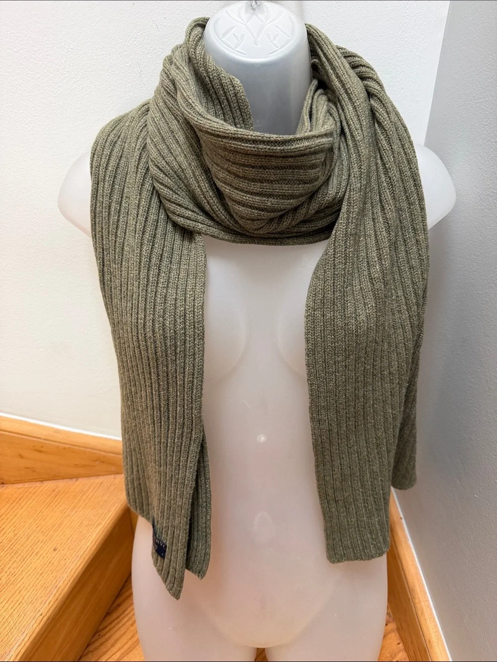 Luxurious Burberry London Ribbed Knit Wrap Scarf
